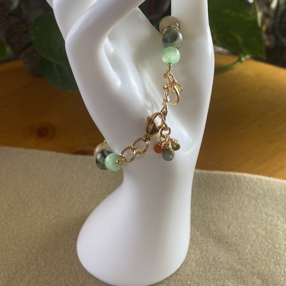 Crystal Bracelet with 6 different crystals, hand made. - Picture 2 of 4